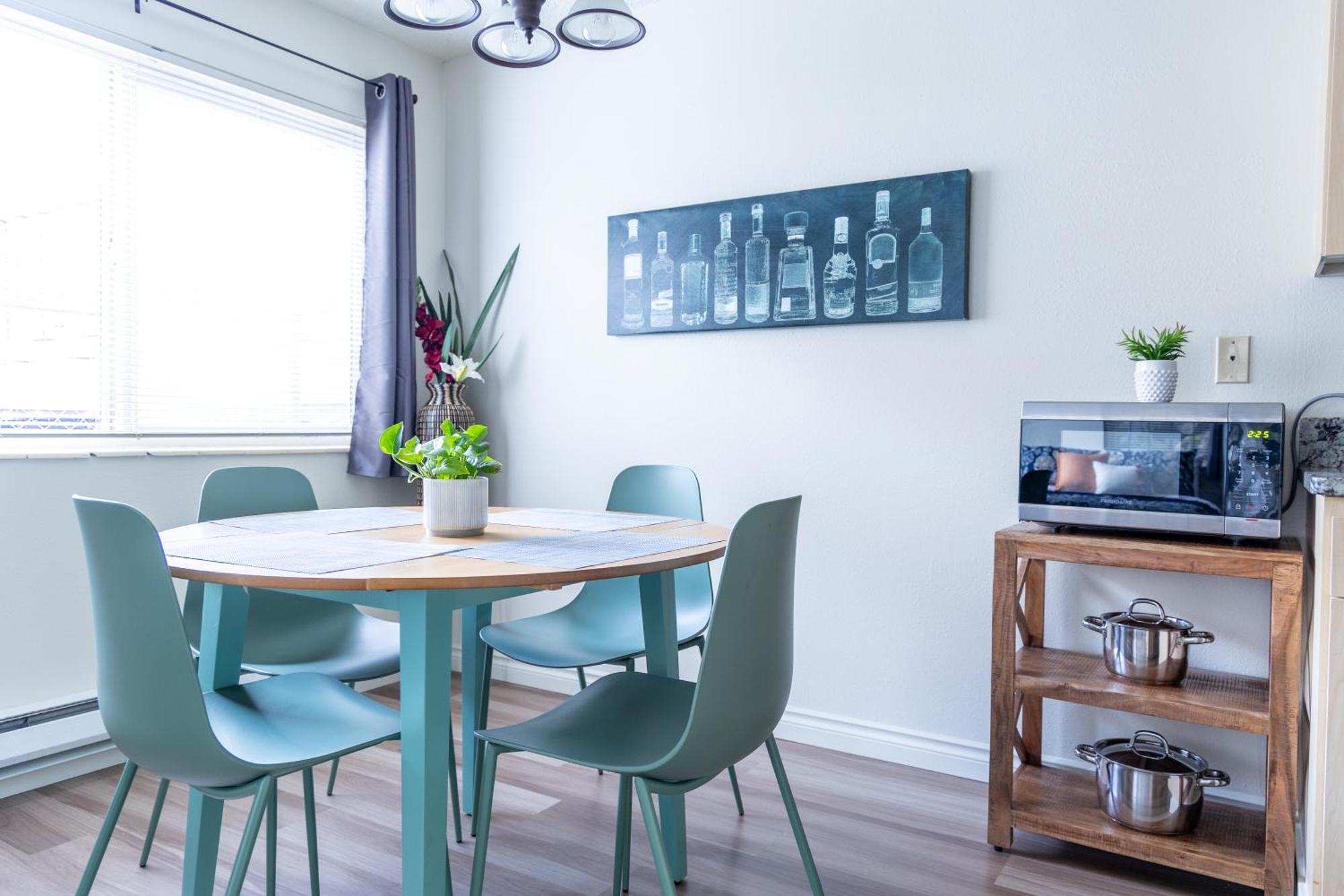 King Bed + Studio! Free Parking, Patio, Wfh Space! Сіетл Екстер'єр фото