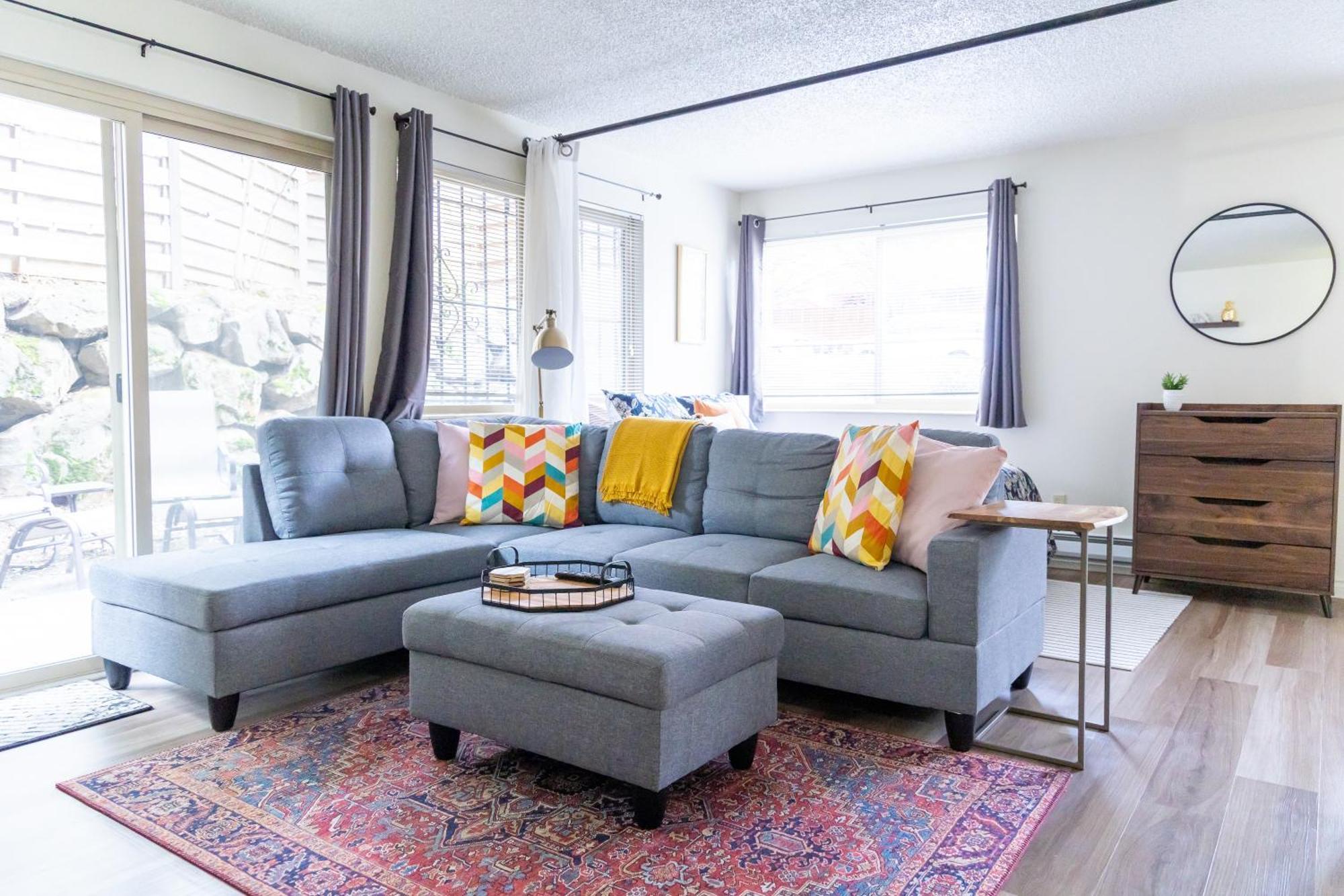 King Bed + Studio! Free Parking, Patio, Wfh Space! Сіетл Екстер'єр фото