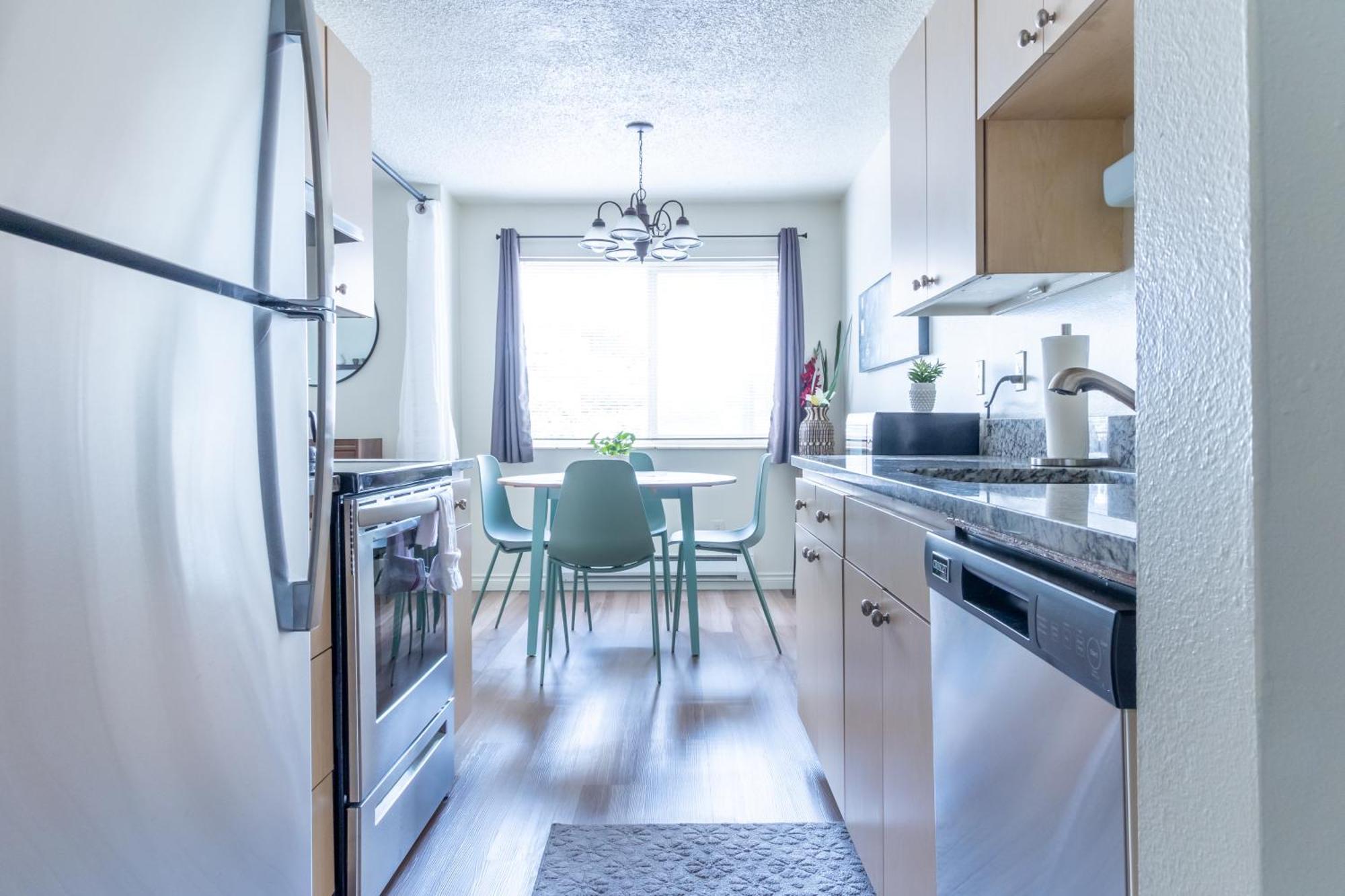 King Bed + Studio! Free Parking, Patio, Wfh Space! Сіетл Екстер'єр фото